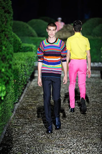 Look 11